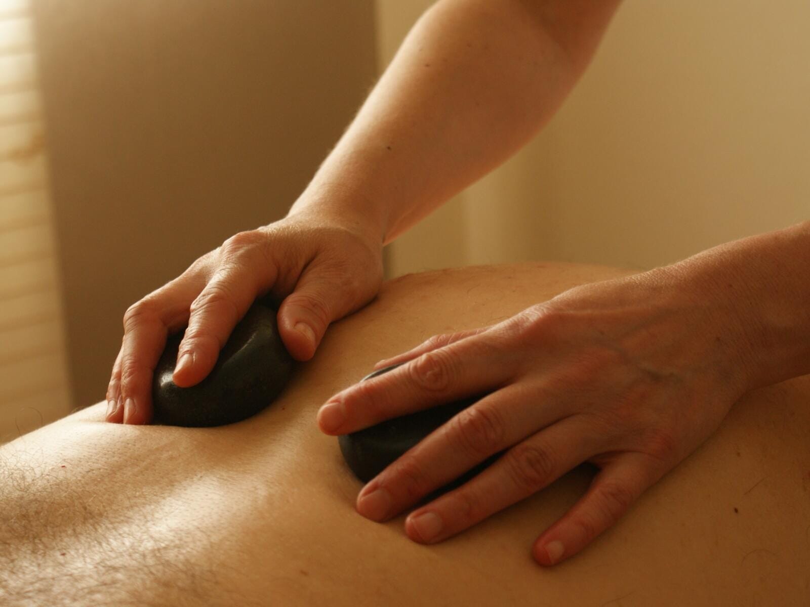 hotstone massage therapie